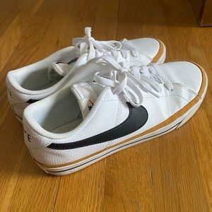 Nike Women's Court Legacy White